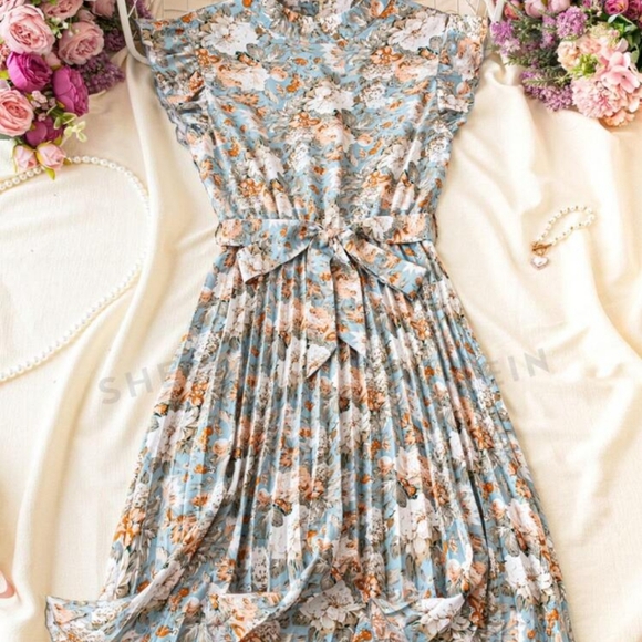 Frenchy Floral Print Stand Collar Pleated Waist Holiday Dress - Picture 2 of 6